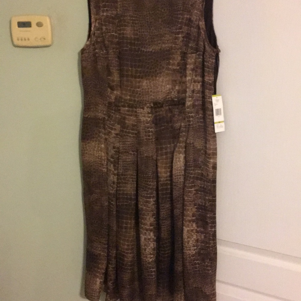 Dress - Picture 2 of 2